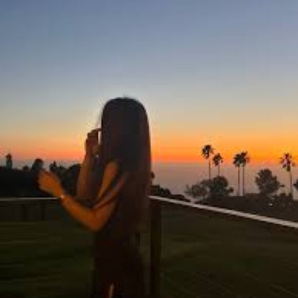 Meet your Posher, Kandy - Picture 1 of 1